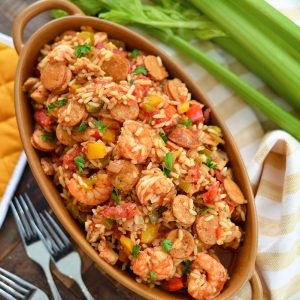 overhead of crockpot jambalaya in a serving dish