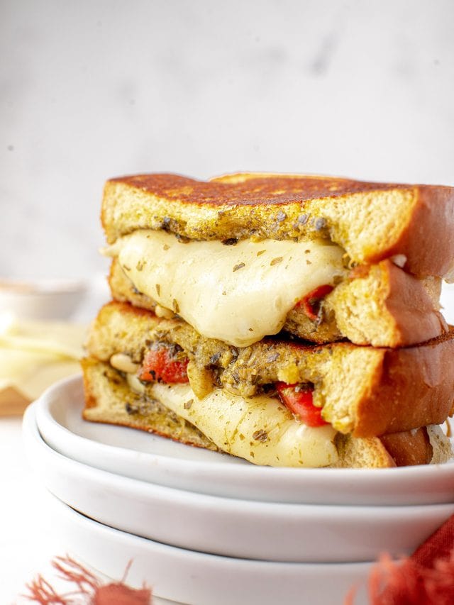 Ultimate Pesto Grilled Cheese Recipe
