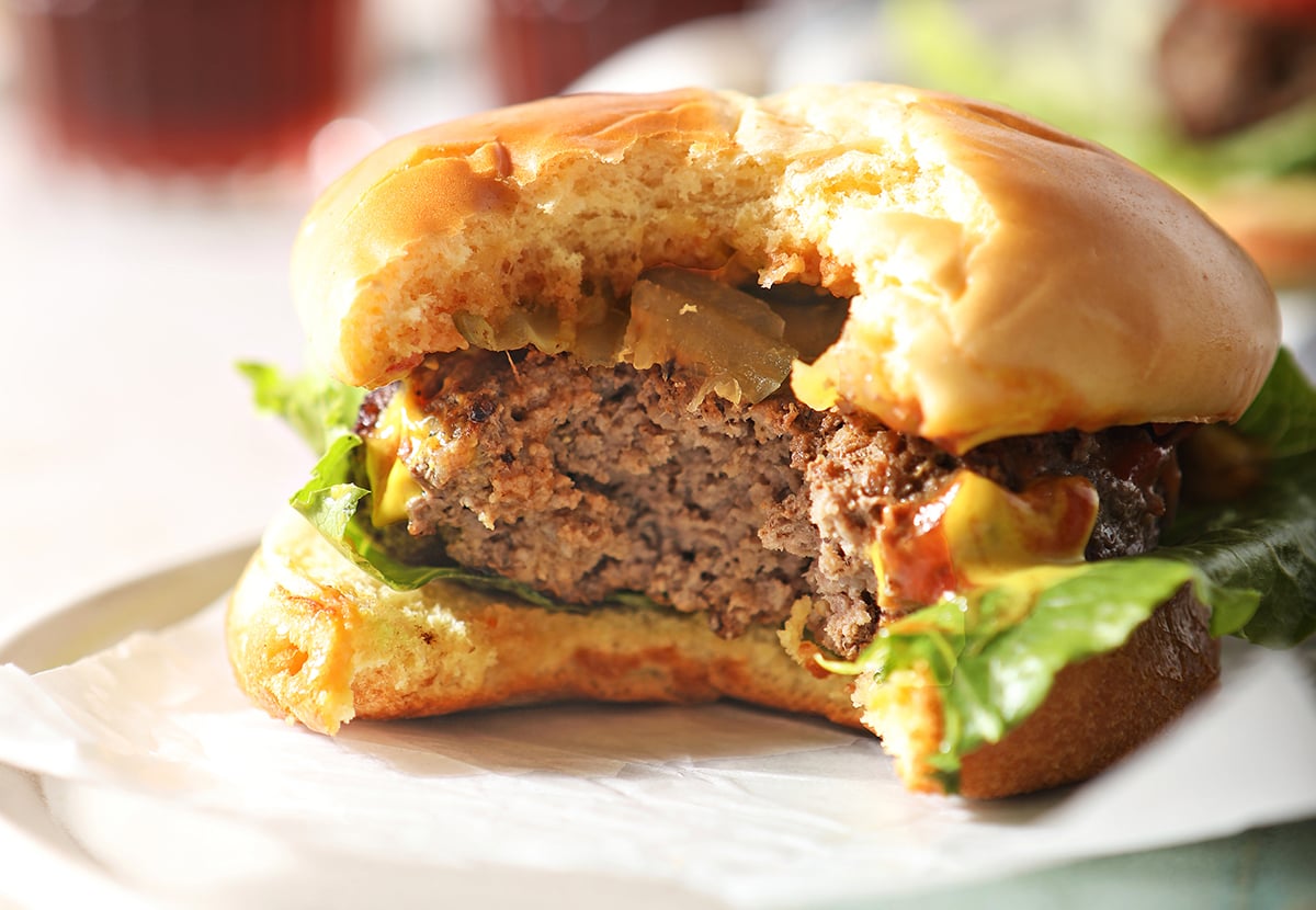 How to Make the Best Juicy Cast Iron Skillet Burgers - Home&Plate