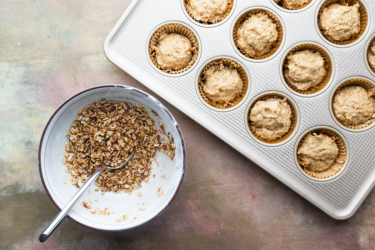 topping recipe for applesauce muffin with oat streusel 