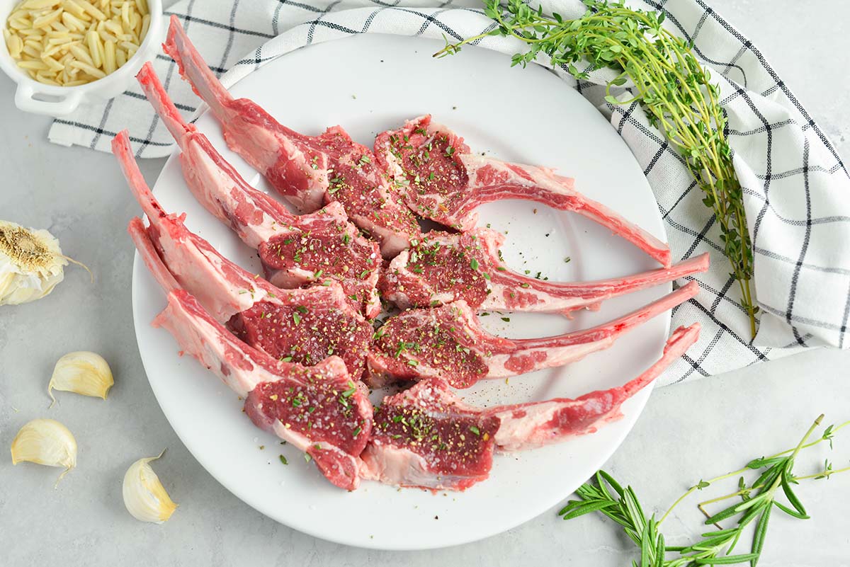 frenched lamb chops with fresh herbs and seasonings 