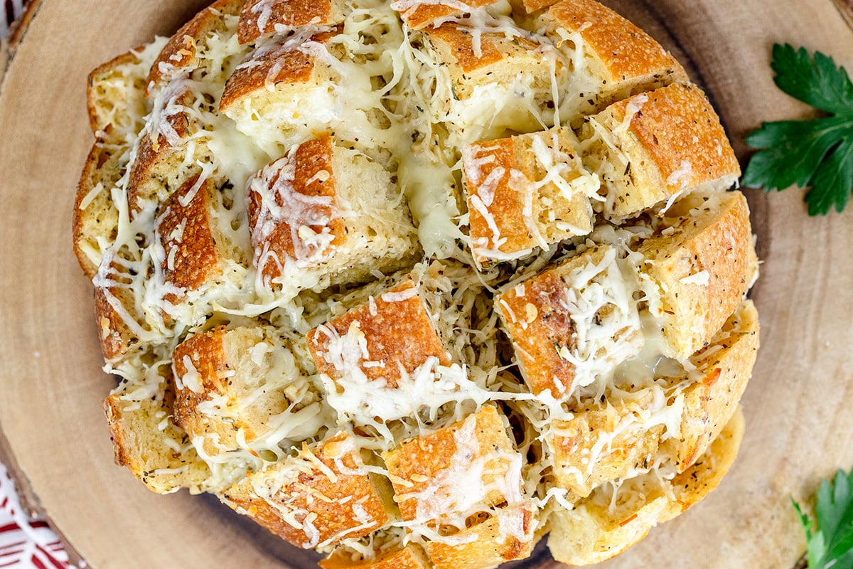 close up of cheesy garlic pull apart bread 