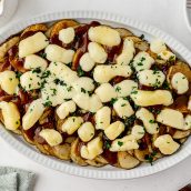 overhead dish of poutine
