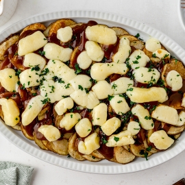 overhead dish of poutine