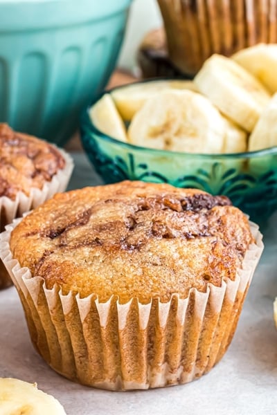 banana nutella muffins with banana slices