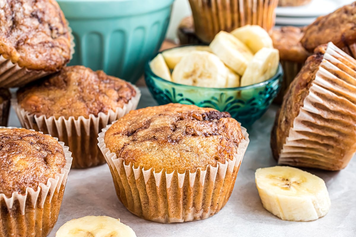 banana nutella muffins with banana slices