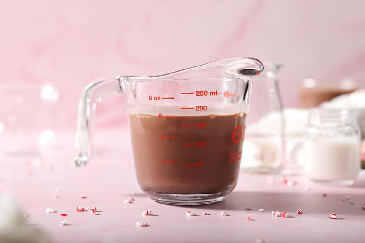 peppermint patty cocktail in a measuring cup