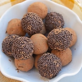 bowl of 4 ingredient chocolate truffles with butterscotch linen
