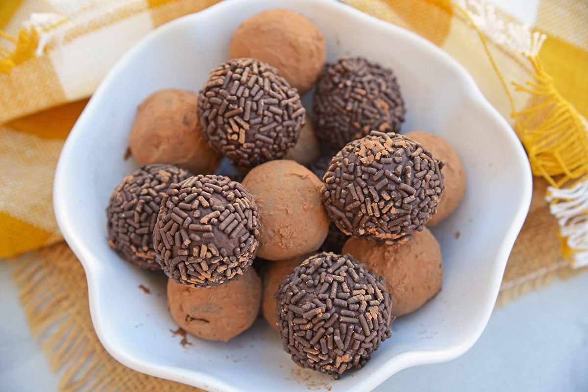 bowl of 4 ingredient chocolate truffles with butterscotch linen