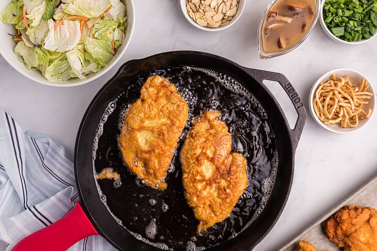 frying chicken in cast iron