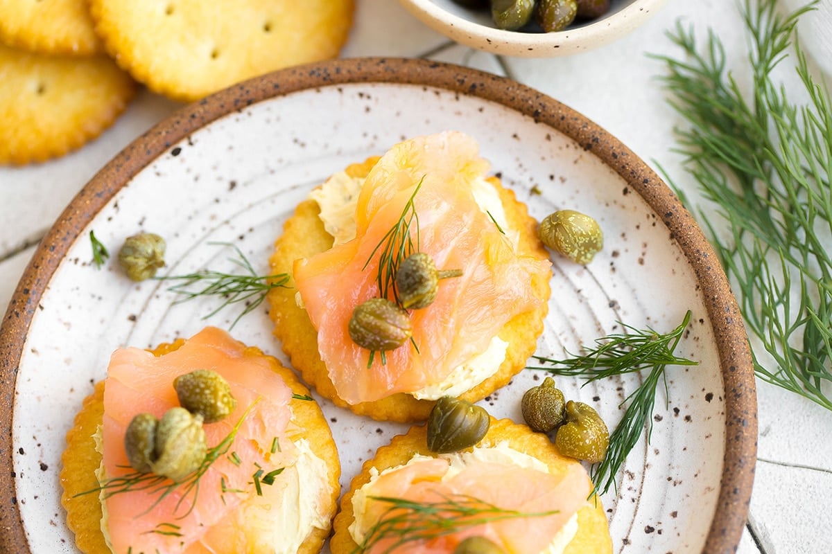 crackers with cream cheese and capers