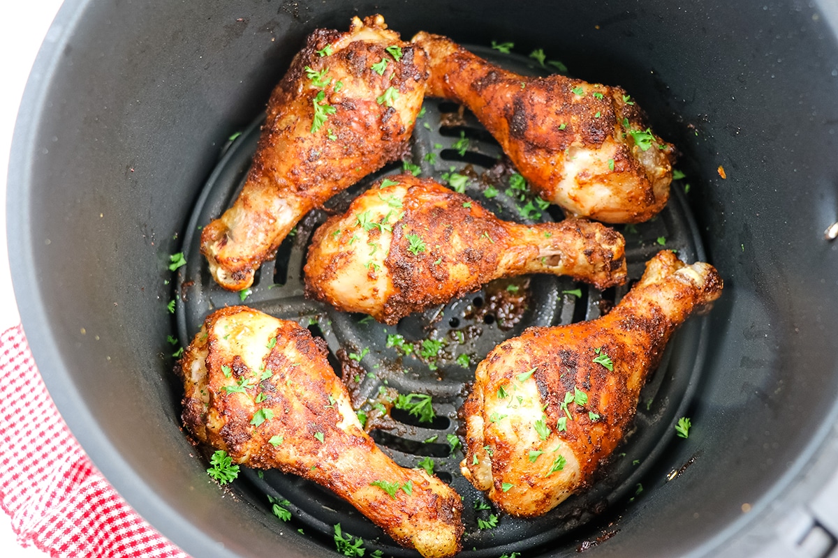 air fryer drumsticks in air fryer basket