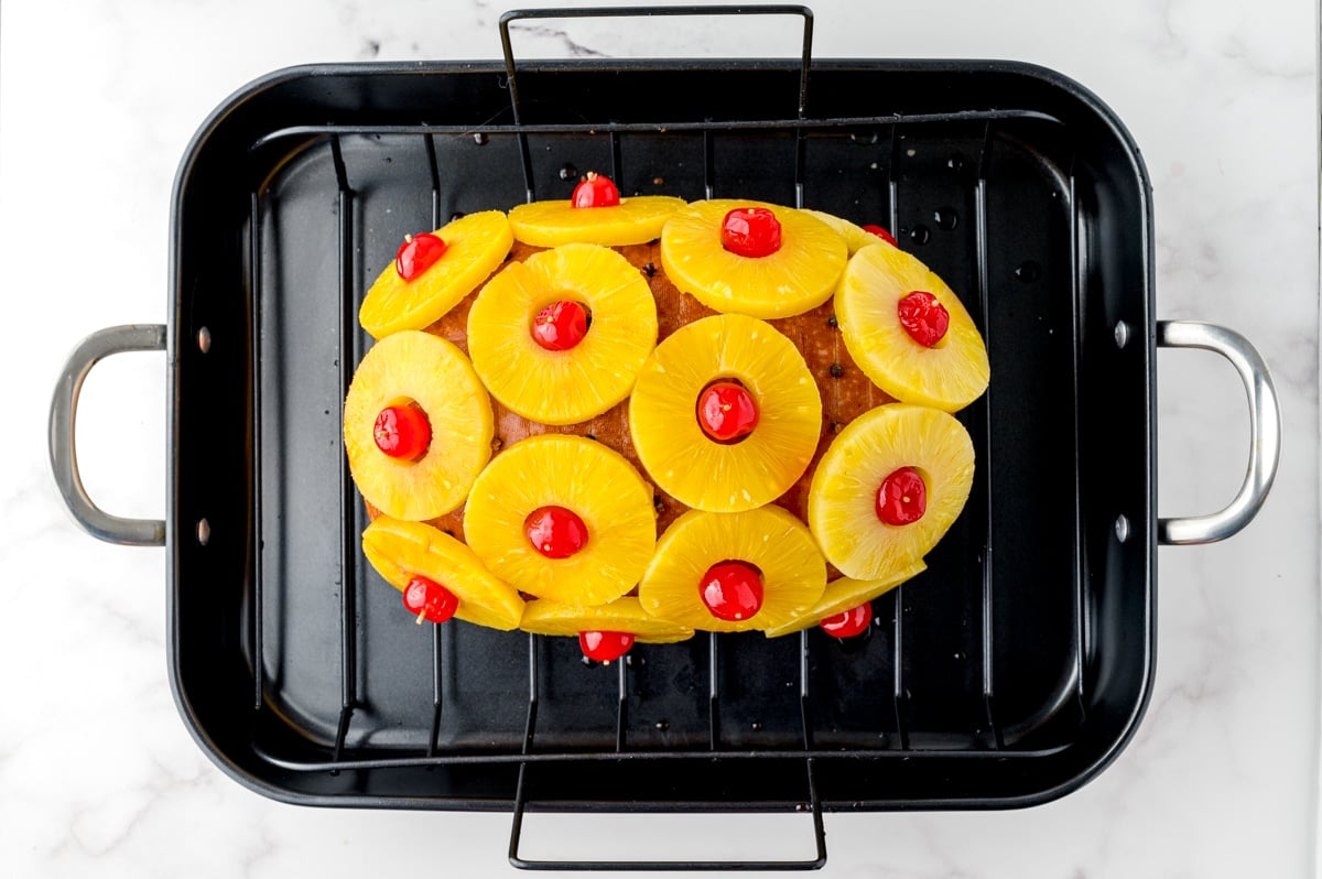 boneless ham with cloves, cherries and pineapple