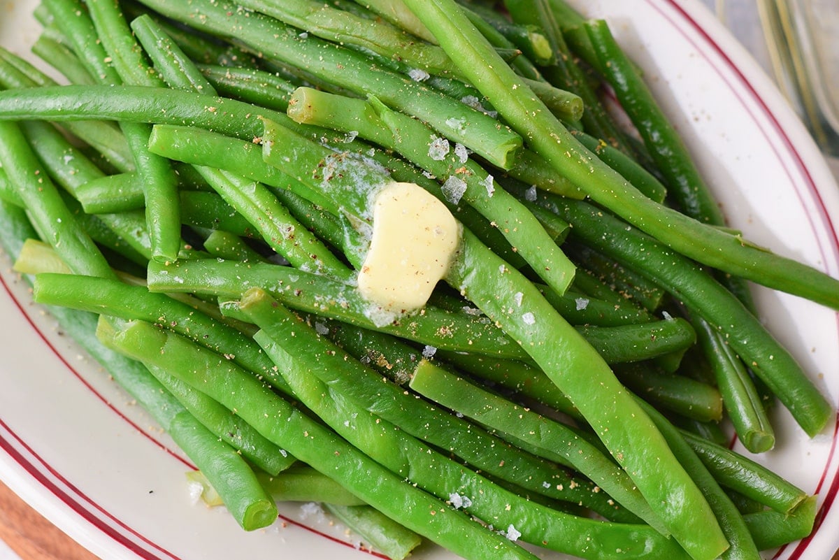 close up of steamed green beans
