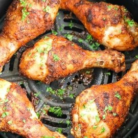 air fryer drumsticks in air fryer basket