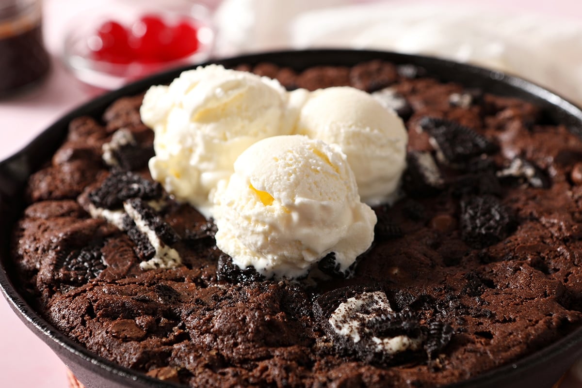 ice cream on top of skillet brownie