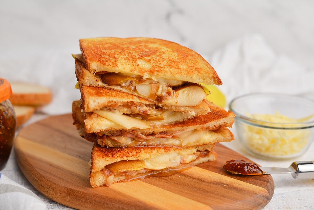 close up of grilled cheese sandwich with bacon and pears