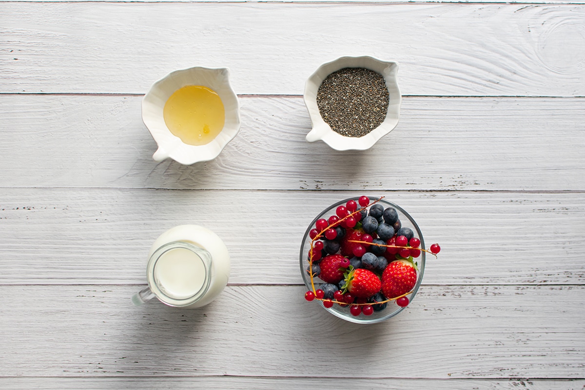 chia seed pudding ingredients