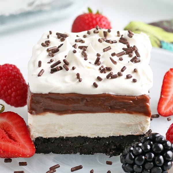 chocolate lasagna with fresh fruit