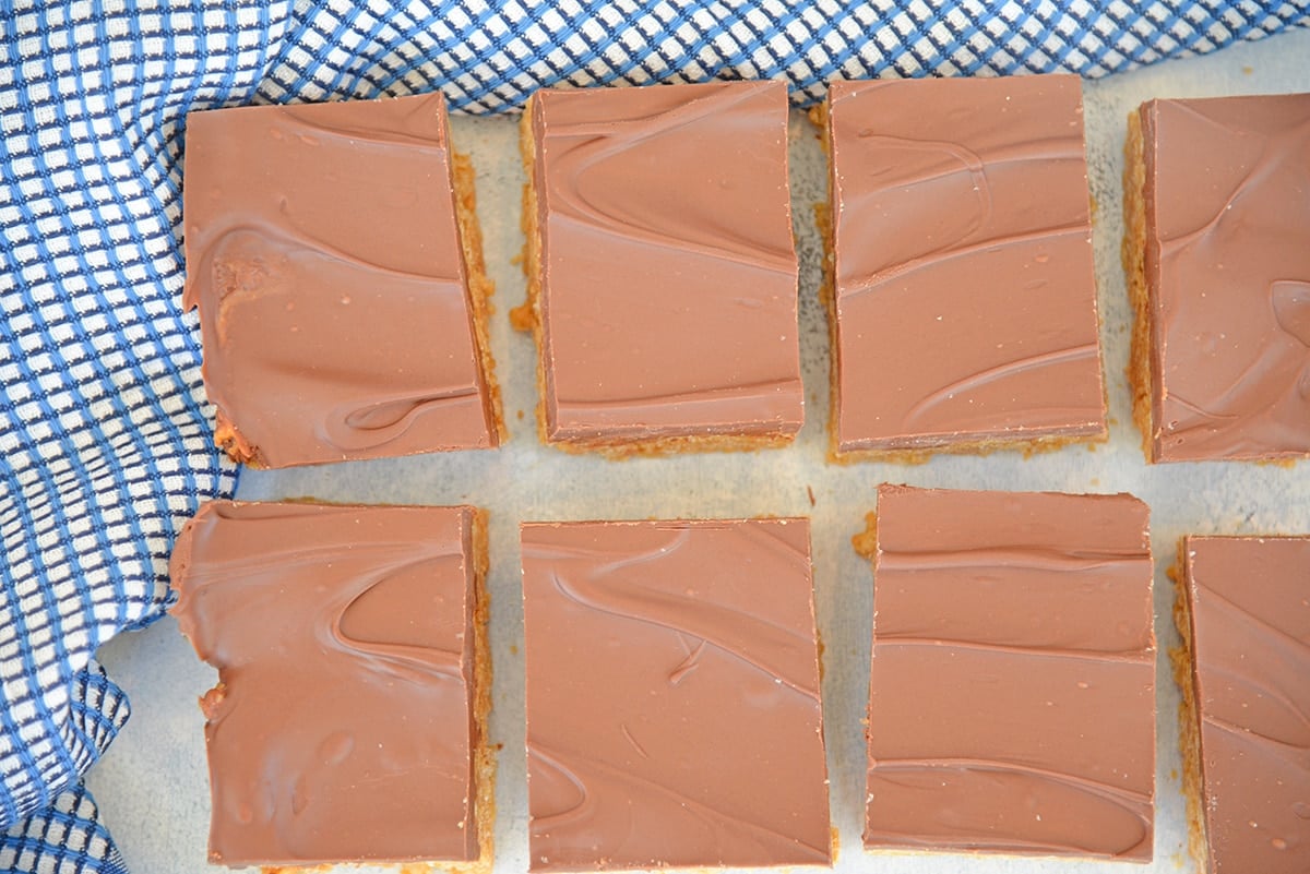 overhead chocolate rice krispie bars