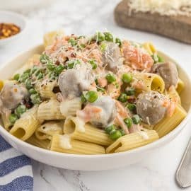 close up shot of smoked salmon pasta in bowl