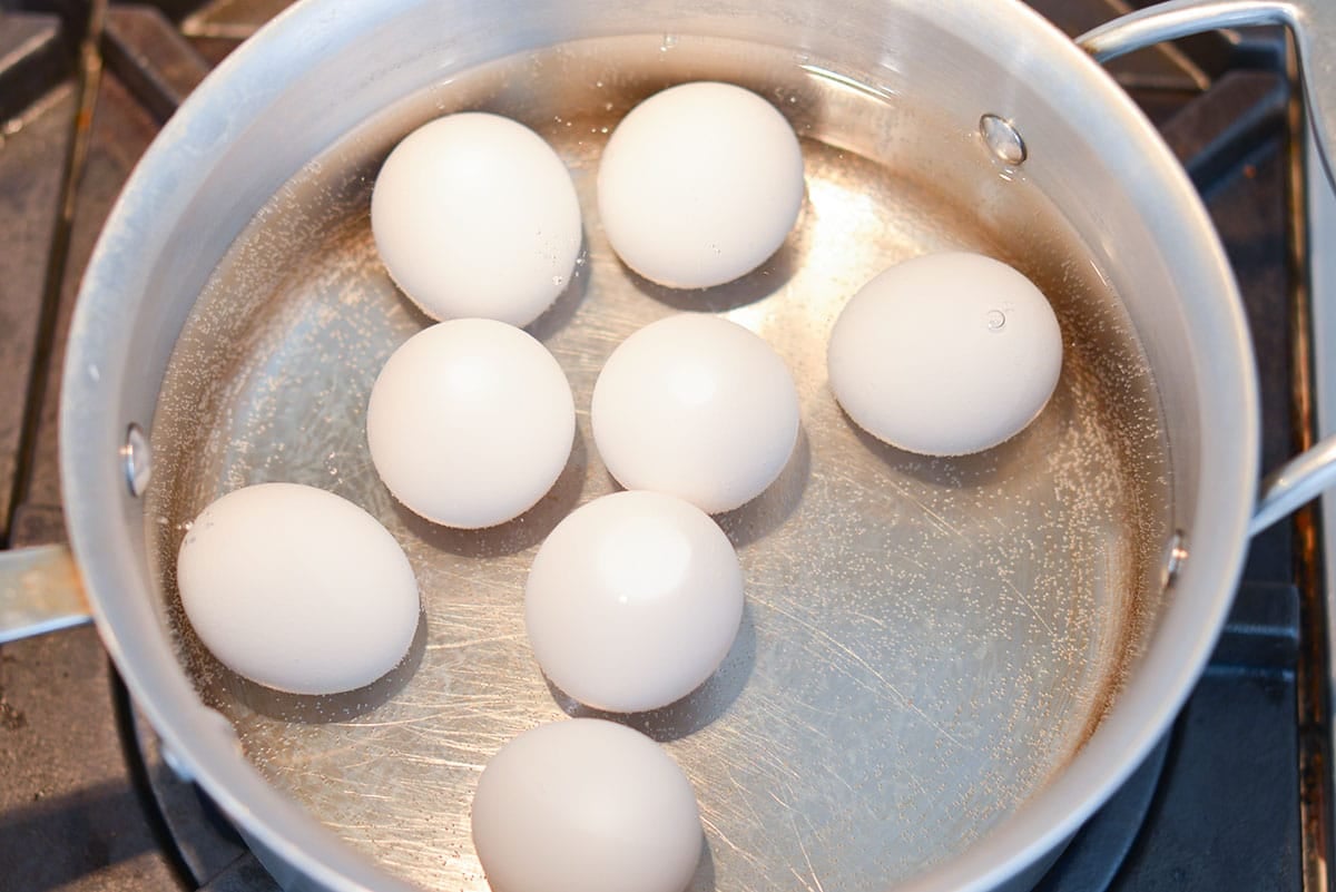 https://www.savoryexperiments.com/wp-content/uploads/2023/03/How-to-Hard-Boil-Eggs-1.jpg