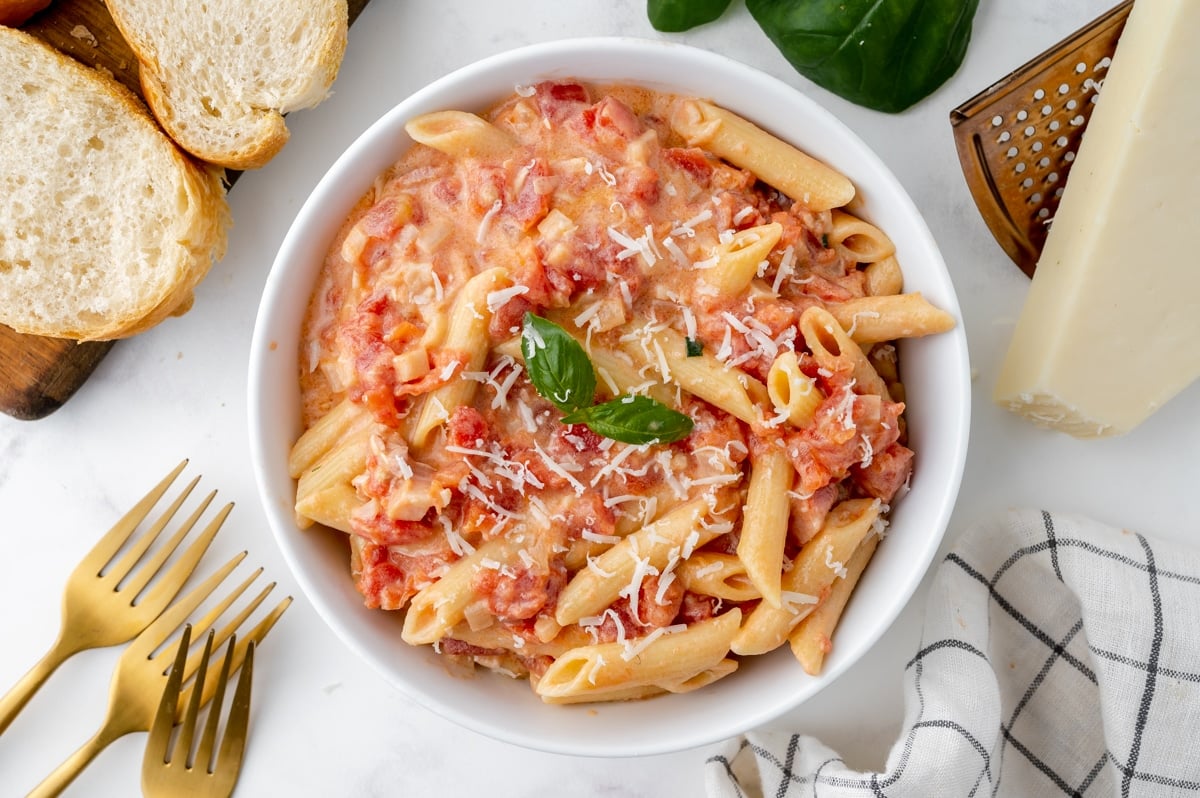 bowl of penne alla vodka