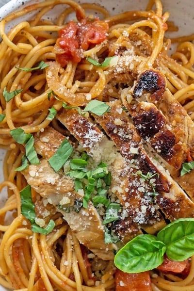 close up overhead shot of chicken bruschetta pasta