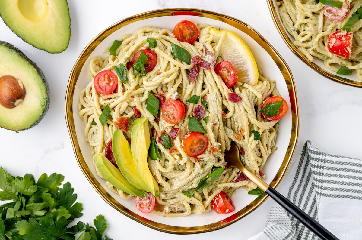 EASY Creamy Avocado Pasta Sauce (Avocado 