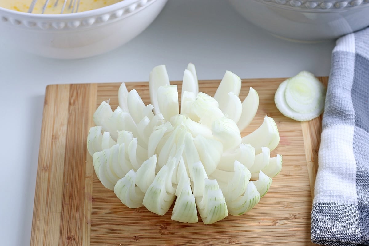 FLOWERING ONION CUTTER, Onion Flower, Appetizers, Blooming Onion