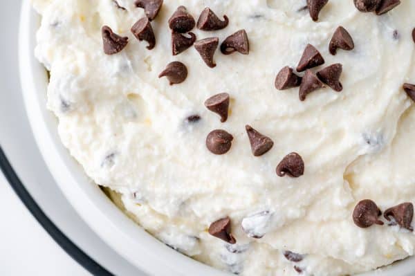 The BEST Cannoli Dip Recipe (EASY 10 Min Dessert Dip Recipe!)