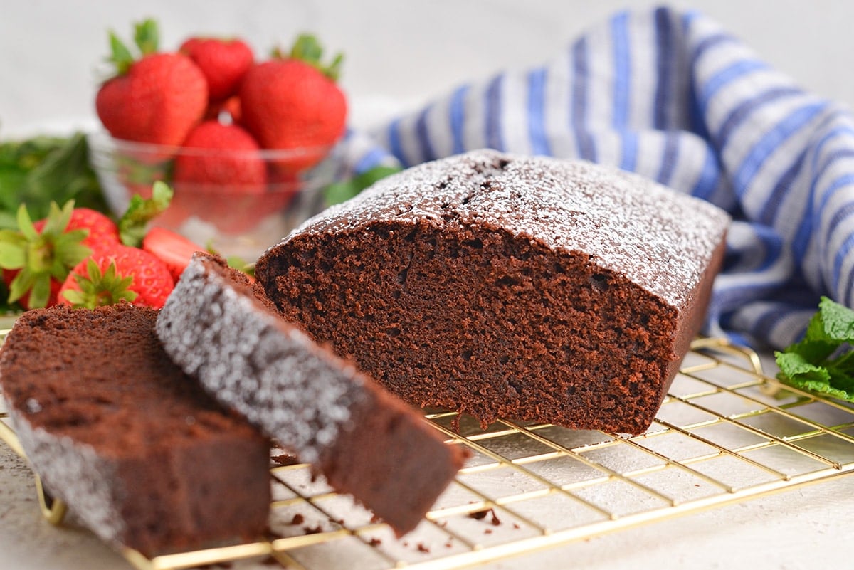 cross sectional view of chocolate pound cake