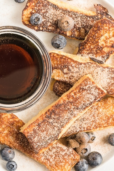 plated French toast sticks