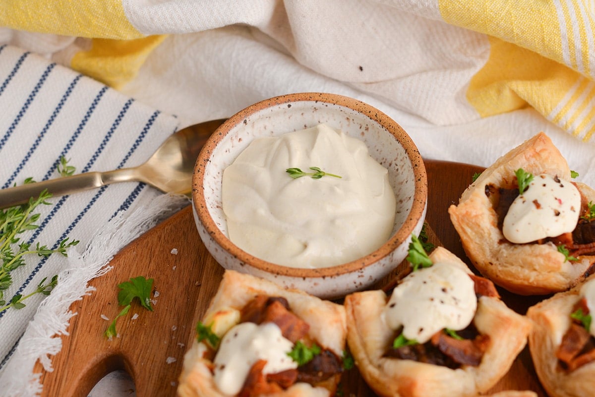 mustard cream sauce for beef wellington