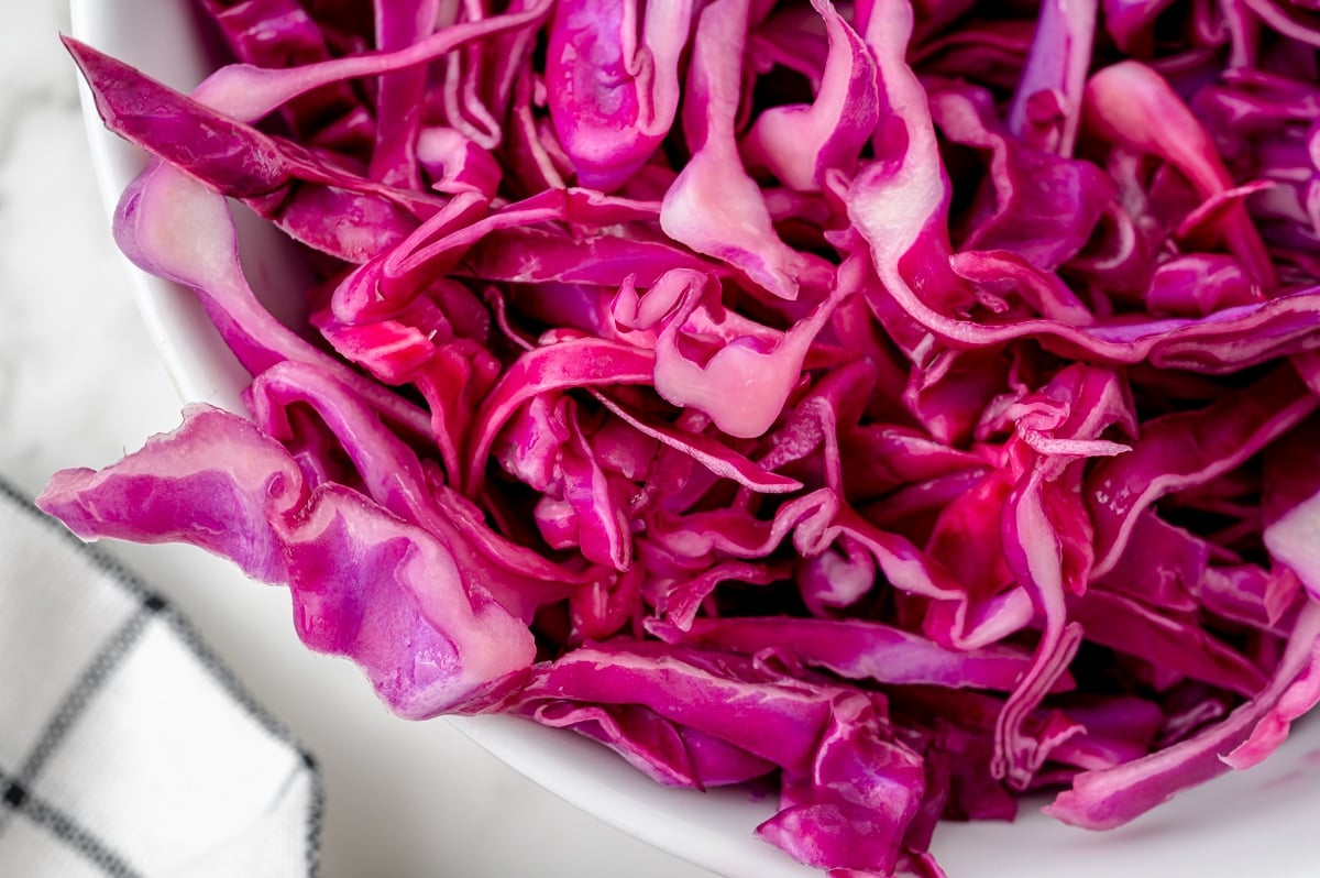 close up red cabbage in bowl