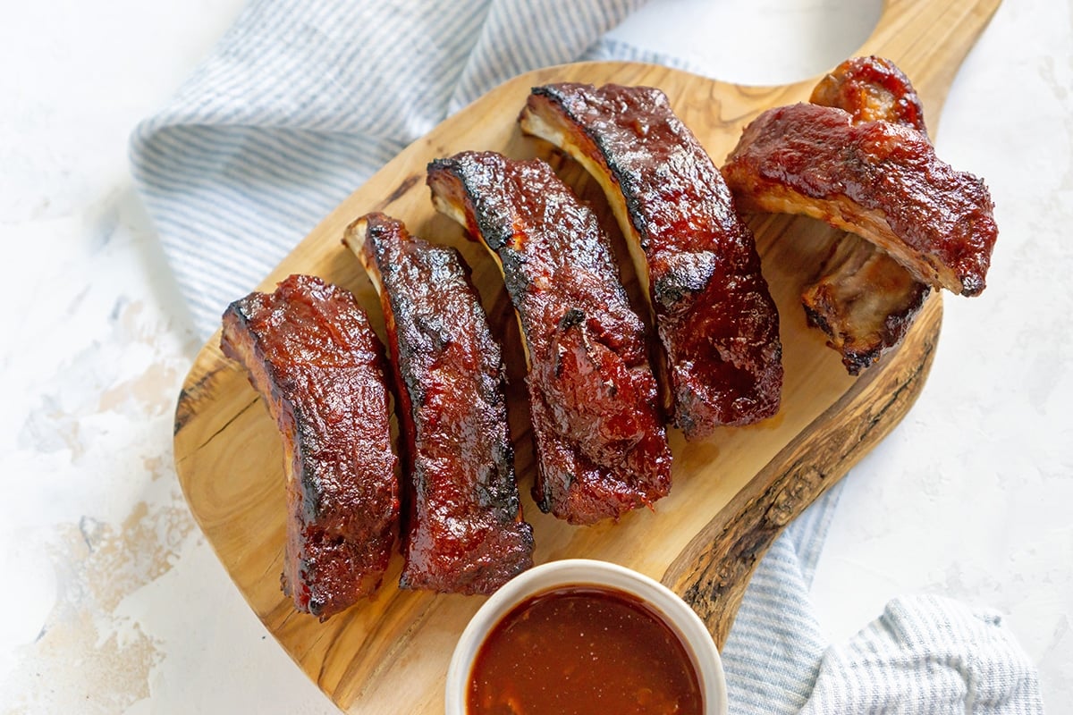 baby back ribs on a cutting board