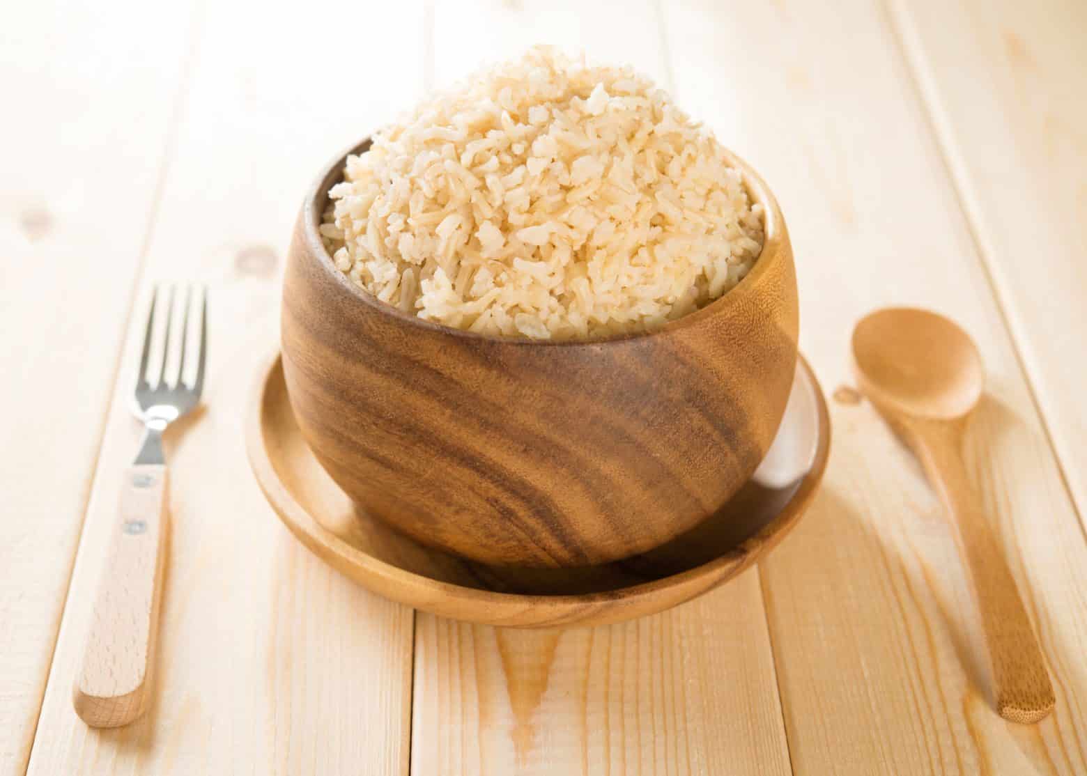 wooden bowl of cooked brown rice