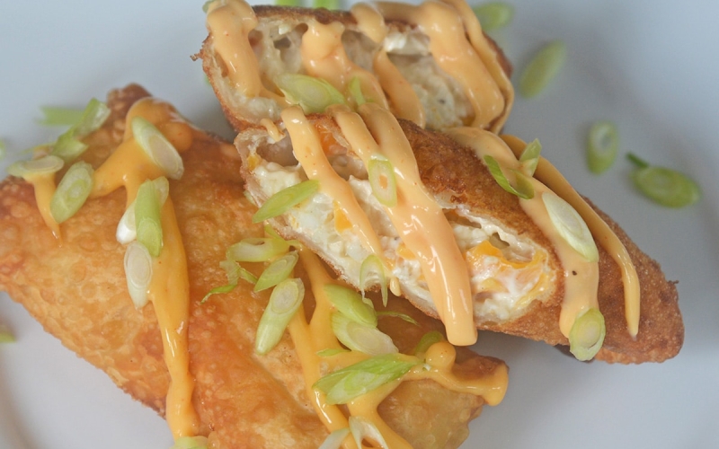 crab cake egg rolls with sauce