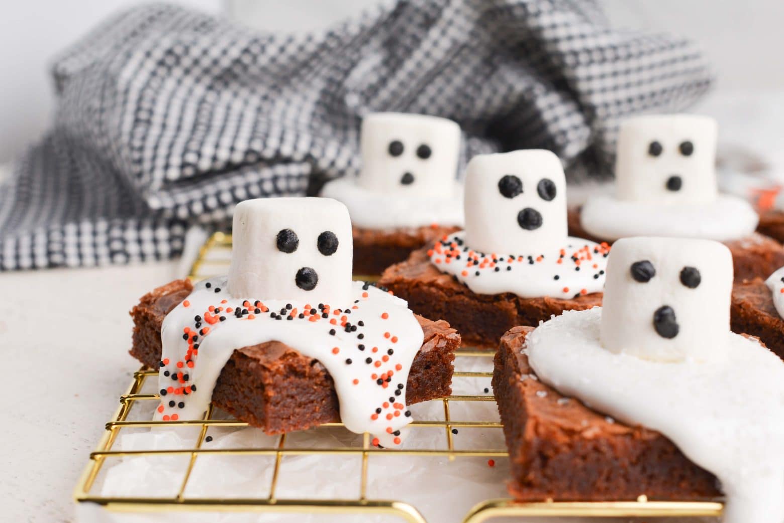 https://www.savoryexperiments.com/wp-content/uploads/2023/10/Ghost-Brownies-High-Res-6.jpg