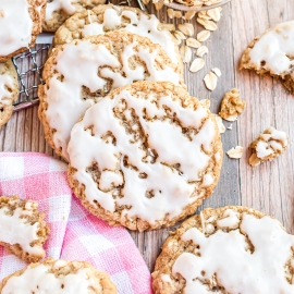 iced oatmeal cookies with oats