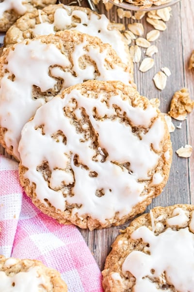 iced oatmeal cookies with oats