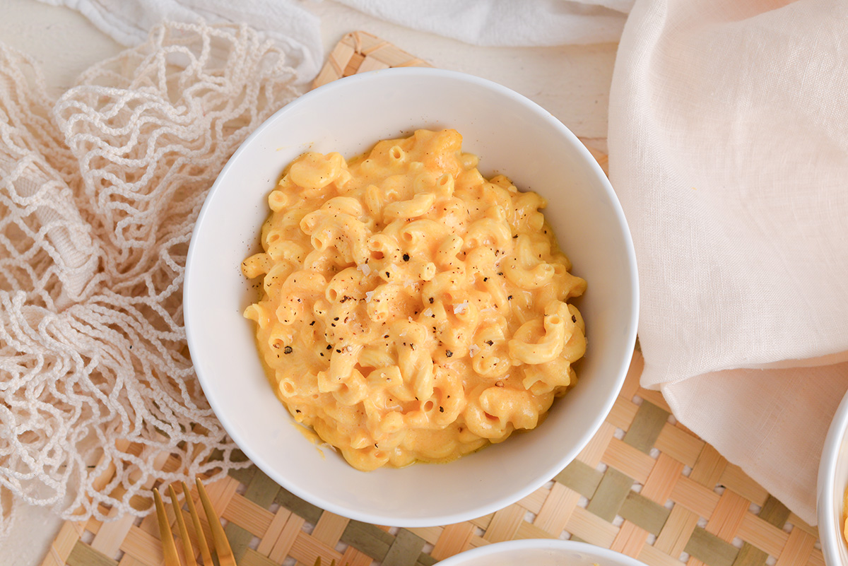 overhead shot of bowl of crock pot mac and cheese