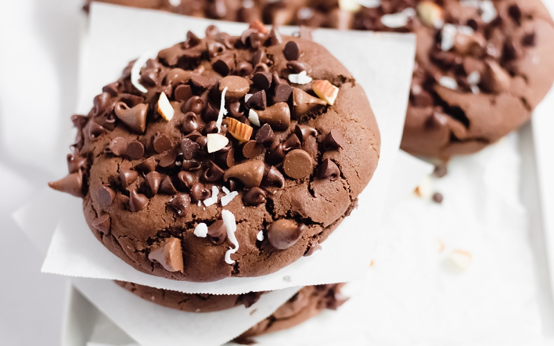 close up of toppings on almond joy cookies