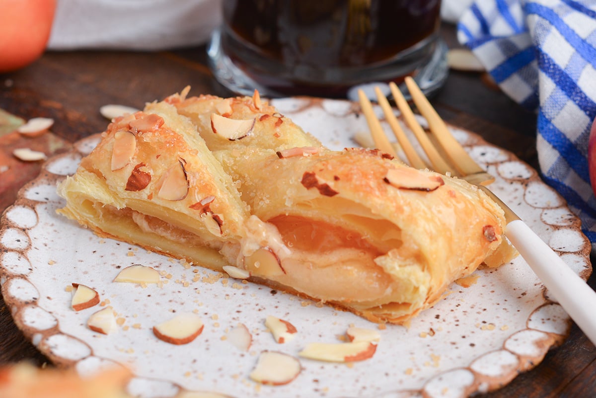 close up of apple strudel slice on plate