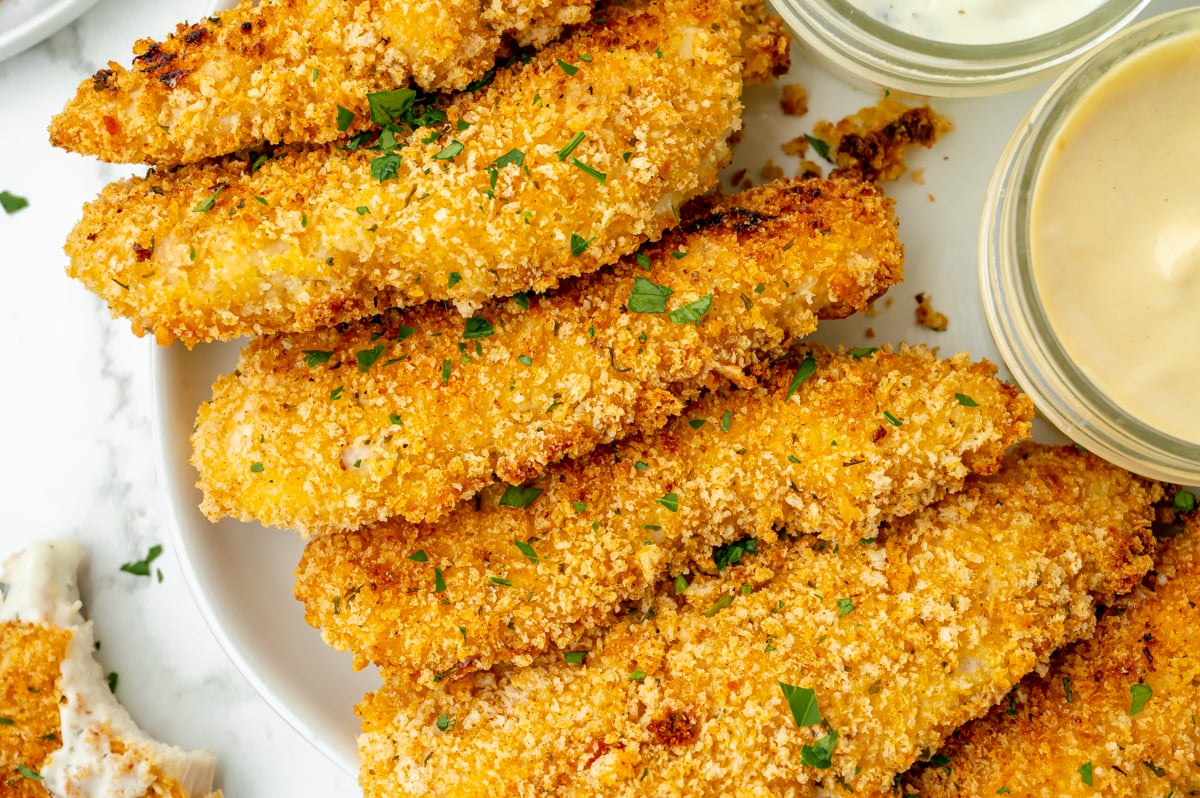 zoomed in overhead shot baked chicken tenders