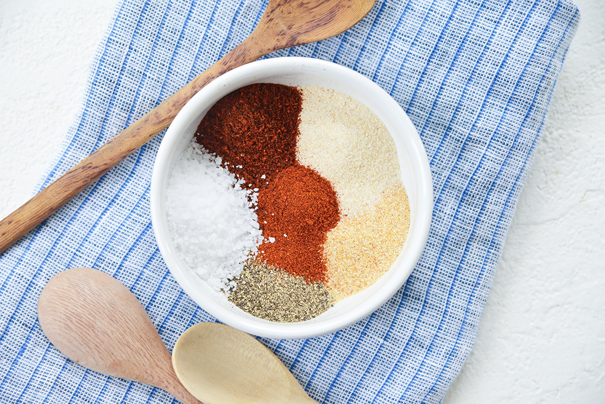 overhead bowl of spices for rubbing a turkey