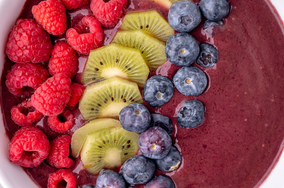 How To Make A Healthy Homemade Acai Bowl — Bless this Mess