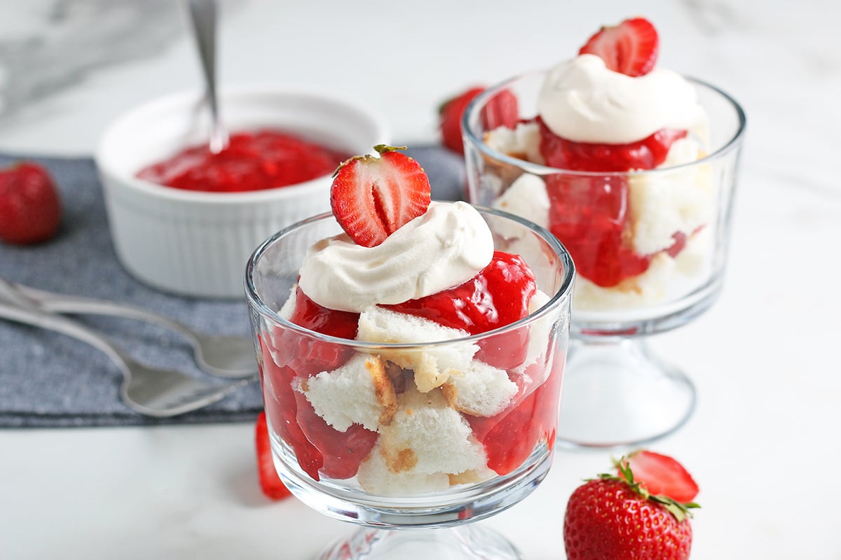 angel food strawberry parfaits with sauce