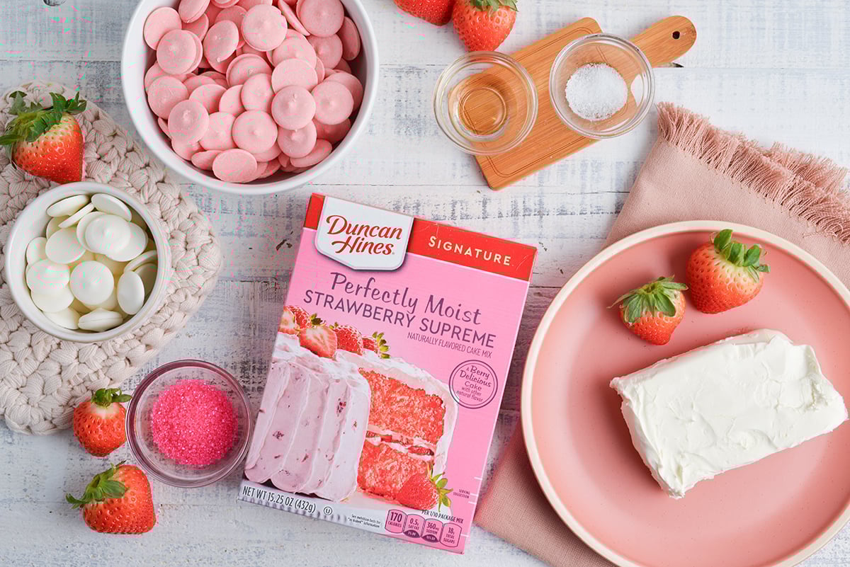 overhead shot of strawberry cheesecake bite ingredients