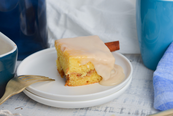 🍯 Honey Bun Cake Recipe (Easy Cake Full of Cinnamon Flavor!)